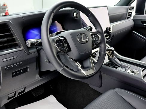 Used 2024 Lexus GX 550 w/ Accessory Package (Z1) AWD/4WD image 23