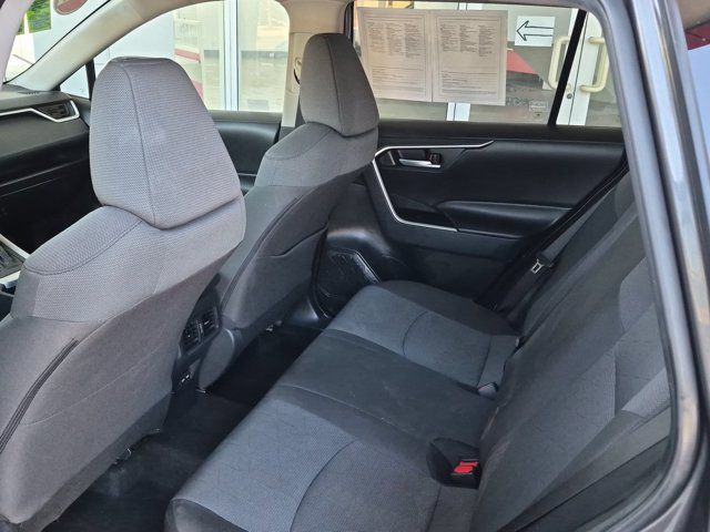 Used 2025 Toyota RAV4 XLE AWD/4WD image 14