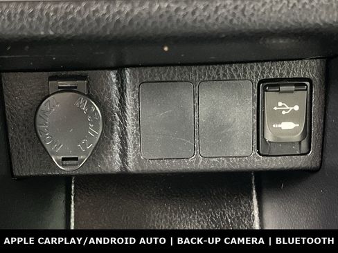 Used 2019 Toyota Corolla LE image 16