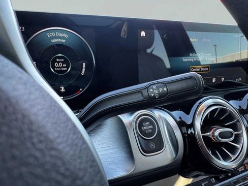 Used 2021 Mercedes-Benz GLB 250 image 24