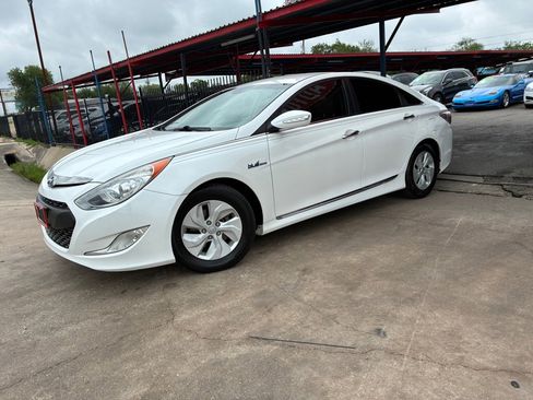 Used 2015 Hyundai Sonata Hybrid FWD image 3