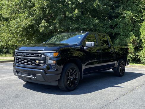 Used 2024 Chevrolet Silverado 1500 Custom AWD/4WD image 5