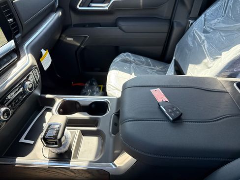 New 2026 GMC Sierra 1500 SLT AWD/4WD image 23