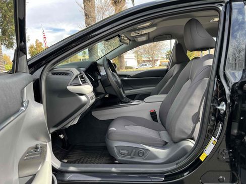 Used 2021 Toyota Camry LE image 26