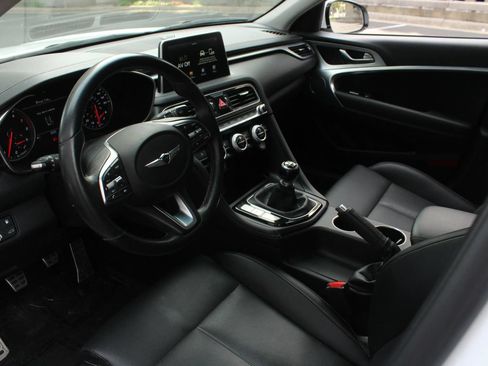 Used 2021 Genesis G70 2.0T Sport RWD image 13