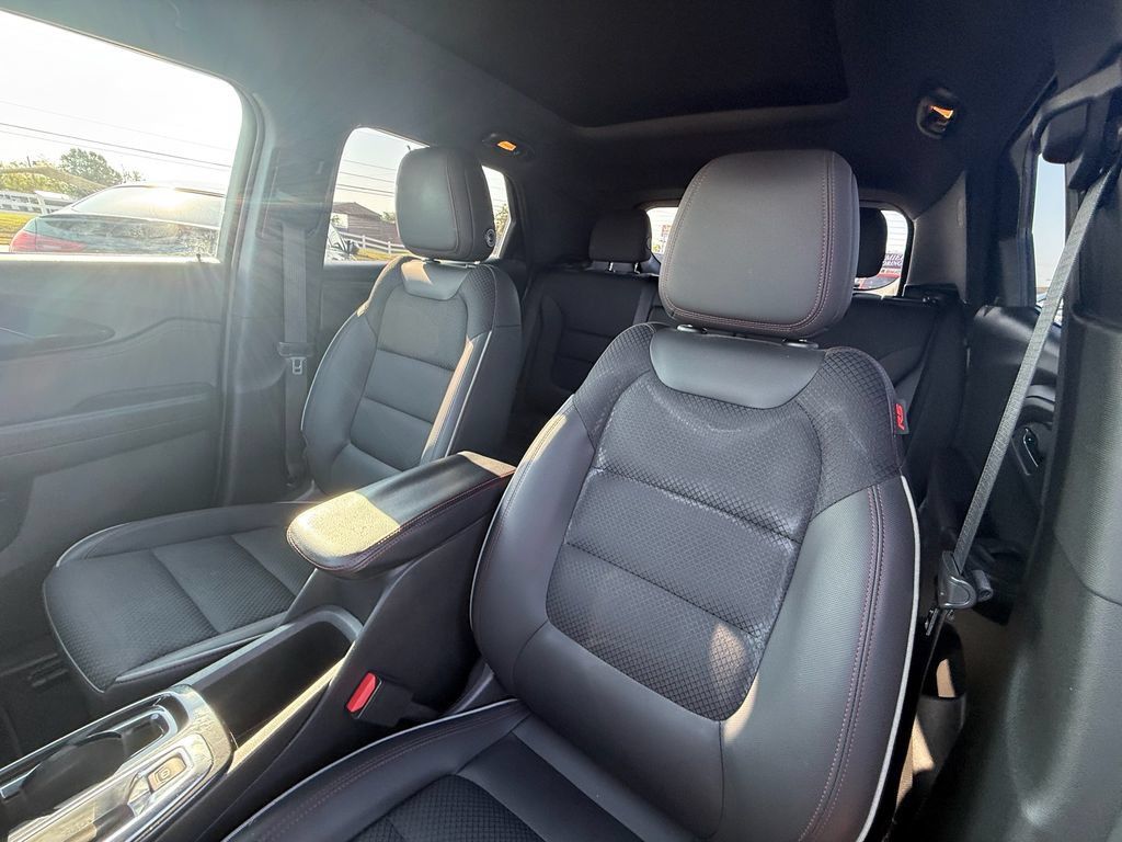 Used 2021 Chevrolet TrailBlazer RS w/ Sun and Liftgate Package FWD image 13