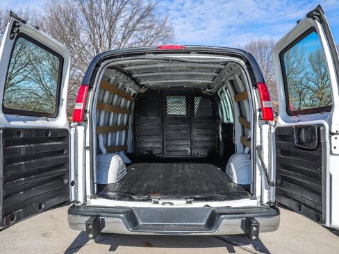 Used 2020 Chevrolet Express 2500 w/ Driver Convenience Package image 15