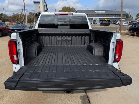 New 2026 GMC Sierra 1500 SLT image 41