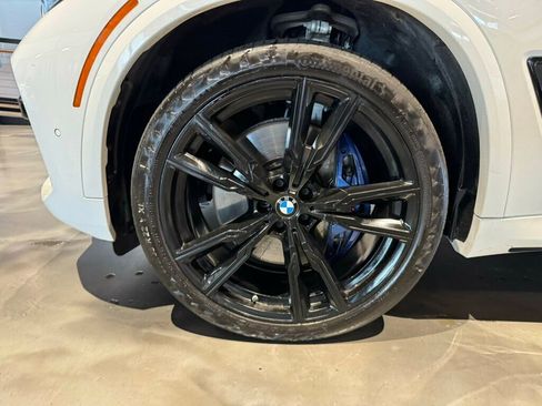Used 2022 BMW X5 M50i image 32