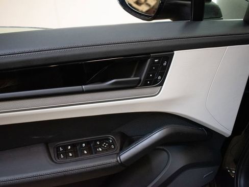 Certified 2026 Porsche Cayenne AWD/4WD image 19