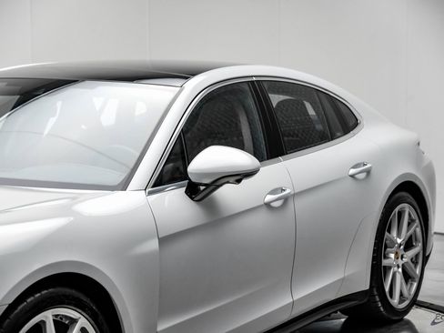 Used 2025 Porsche Panamera w/ Premium Package image 23