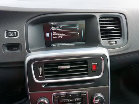 Used 2015 Volvo V60 T5 Premier image 4