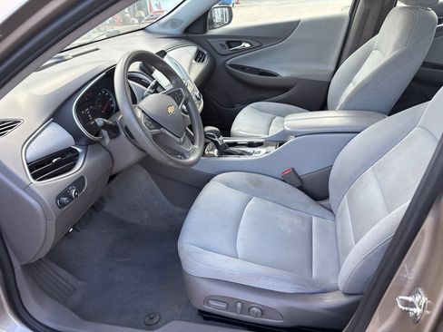 Used 2022 Chevrolet Malibu LT FWD image 9