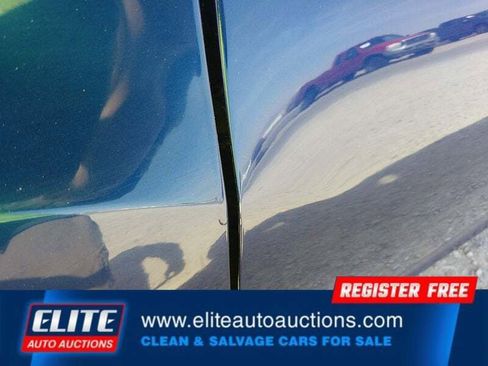 Used 2018 Nissan Kicks SR FWD image 11