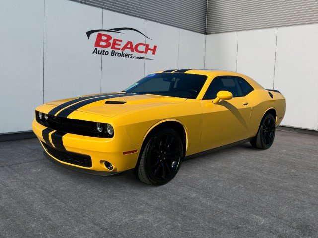 Used 2018 Dodge Challenger SXT Plus RWD image 1