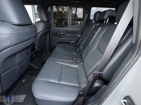 Used 2025 Lexus GX 550 image 14