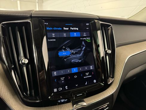 Used 2022 Volvo XC60 B5 Inscription w/ Advanced Package image 24