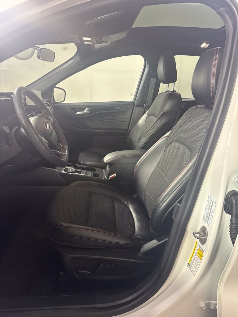 Used 2023 Ford Escape ST-Line w/ Tech Pack #1 AWD/4WD image 14