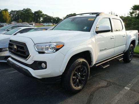 Used 2022 Toyota Tacoma SR5 RWD image 6