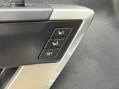 Used 2025 Toyota Tundra Platinum AWD/4WD image 18