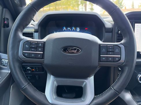 Used 2024 Ford F150 Lariat AWD/4WD image 32