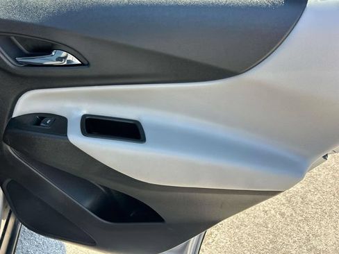 Used 2024 Chevrolet Equinox LS w/ LS Convenience Package FWD image 12