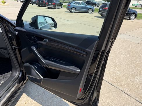 Used 2019 Audi Q5 2.0T Premium Plus w/ Premium Plus Package AWD/4WD image 20