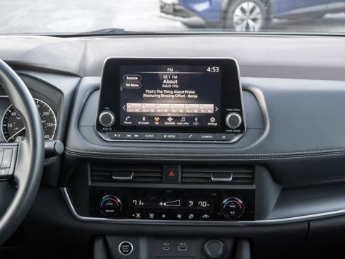 Used 2023 Nissan Rogue SV FWD image 24