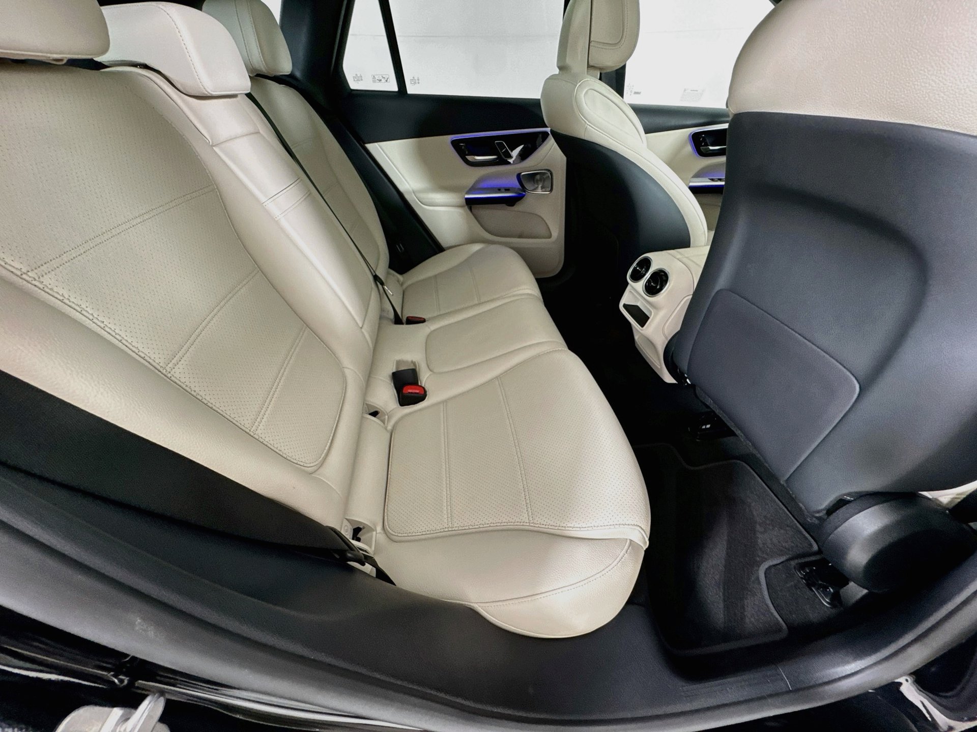 Certified 2026 Mercedes-Benz GLC 300 image 30