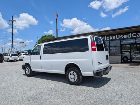Used 2011 Chevrolet Express 2500 LS RWD image 9
