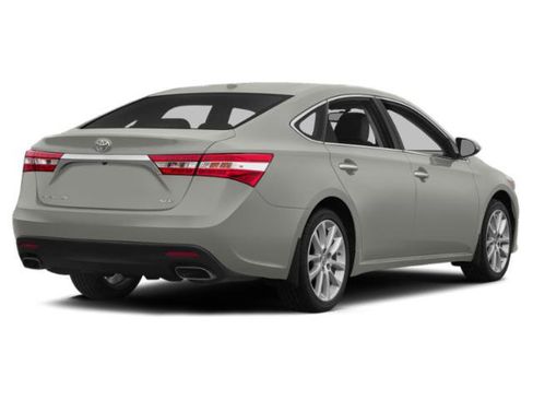 Used 2015 Toyota Avalon Limited FWD image 2