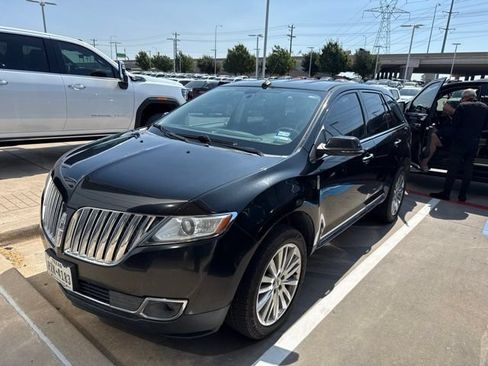 Used 2015 Lincoln MKX FWD w/ Equipment Group 101A image 2