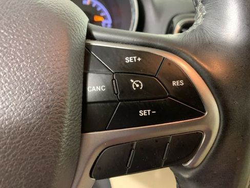 Used 2019 Jeep Grand Cherokee Limited AWD/4WD image 22