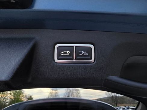 Certified 2025 Kia Sorento EX AWD/4WD image 11