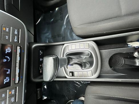 Used 2025 Hyundai Kona SEL FWD image 24