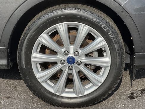 Certified 2017 Ford Escape Titanium FWD image 33