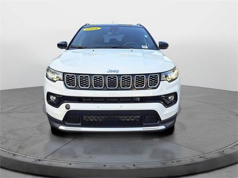 Used 2025 Jeep Compass Limited image 2