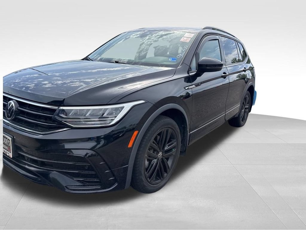 Used 2022 Volkswagen Tiguan SE R-Line AWD/4WD image 2