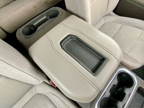 Used 2020 GMC Sierra 1500 Elevation w/ Elevation Value Package image 32