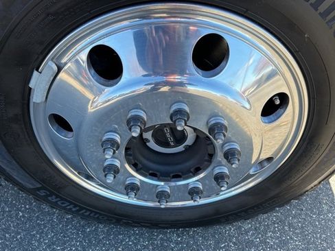 Used 2022 Ford F450 Platinum w/ FX4 Off-Road Package image 10