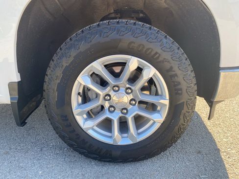 Used 2022 Chevrolet Silverado 1500 LT image 9