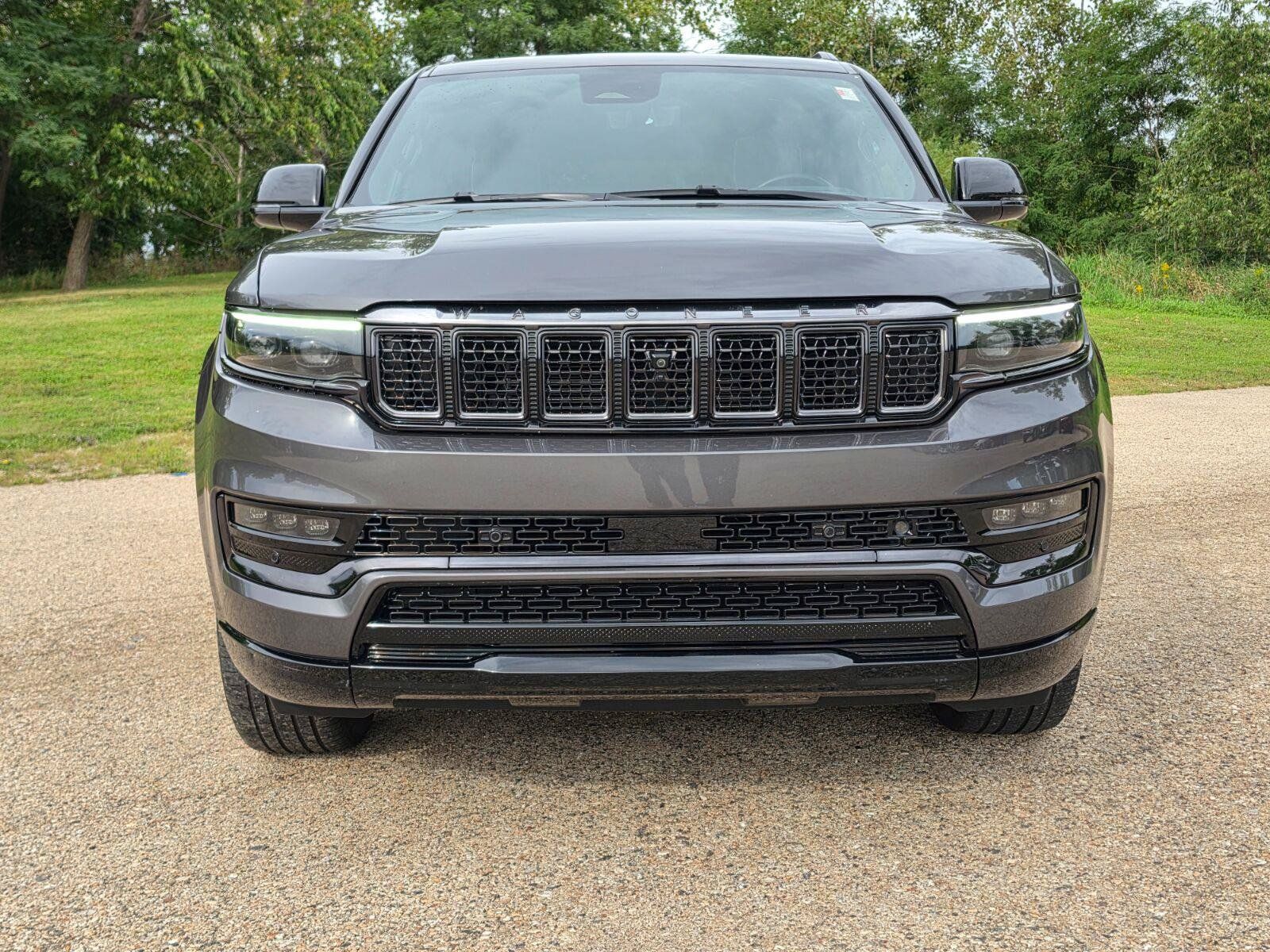 Used 2025 Jeep Grand Wagoneer Series II Obsidian w/ Quick Order Packagew 28T AWD/4WD image 12