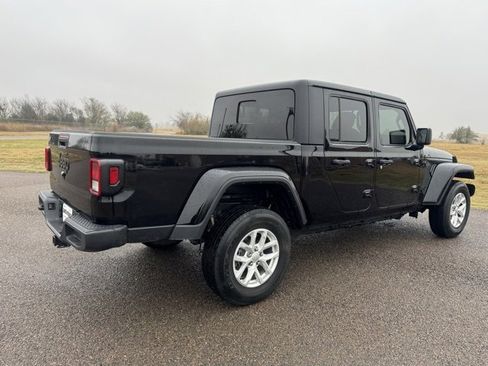 Used 2023 Jeep Gladiator Sport image 6