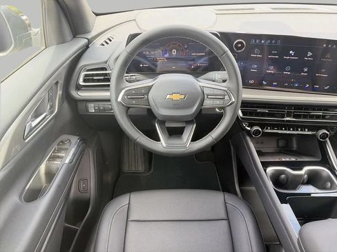 New 2026 Chevrolet Traverse LT w/ Driver Confidence Package FWD image 11