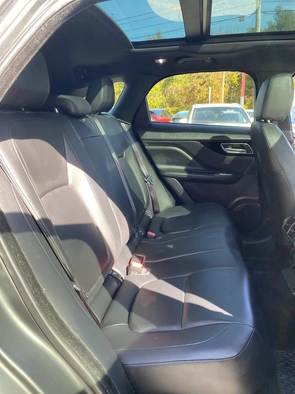 Used 2018 Jaguar F-PACE Premium AWD/4WD image 26