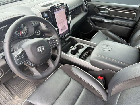 Used 2025 RAM 1500 Laramie w/ Sport Appearance Package AWD/4WD image 4