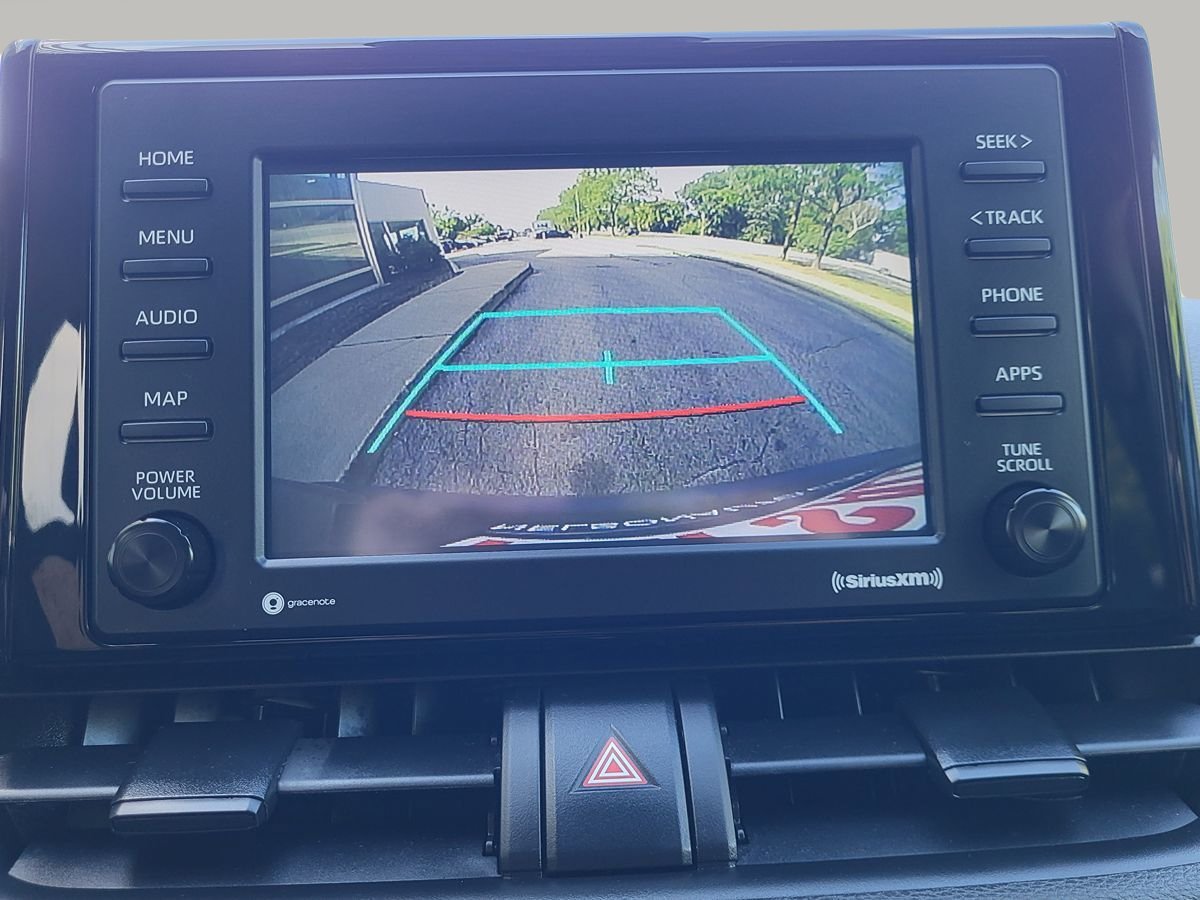 Used 2021 Toyota RAV4 LE AWD/4WD image 27