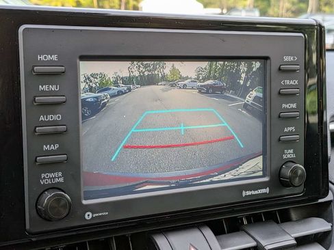 Used 2020 Toyota RAV4 LE FWD image 23