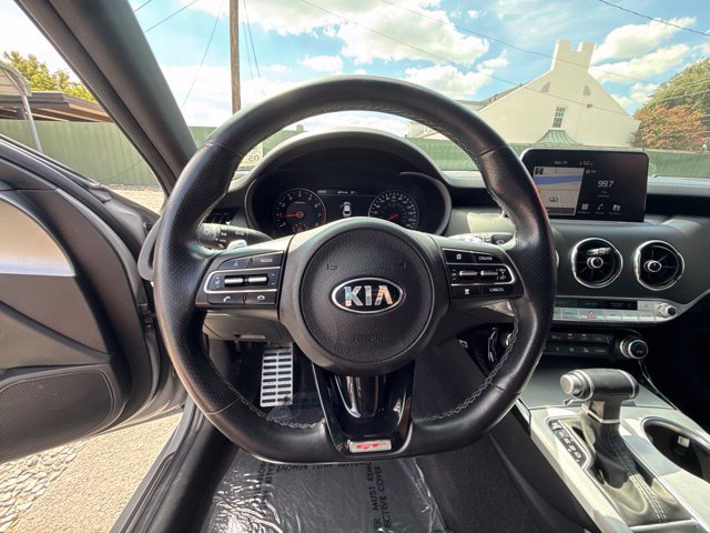 Used 2020 Kia Stinger GT1 RWD image 8