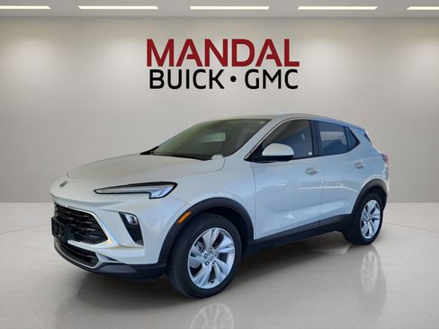 Used 2024 Buick Encore GX Preferred FWD image 1